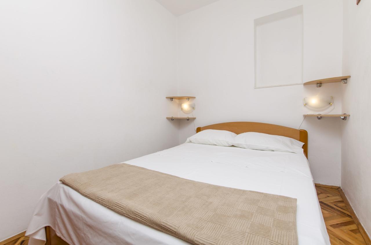 Apartment Danijela Примоштен Экстерьер фото