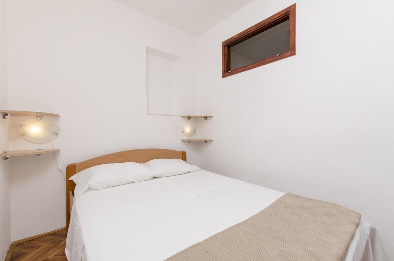 Apartment Danijela Примоштен Экстерьер фото