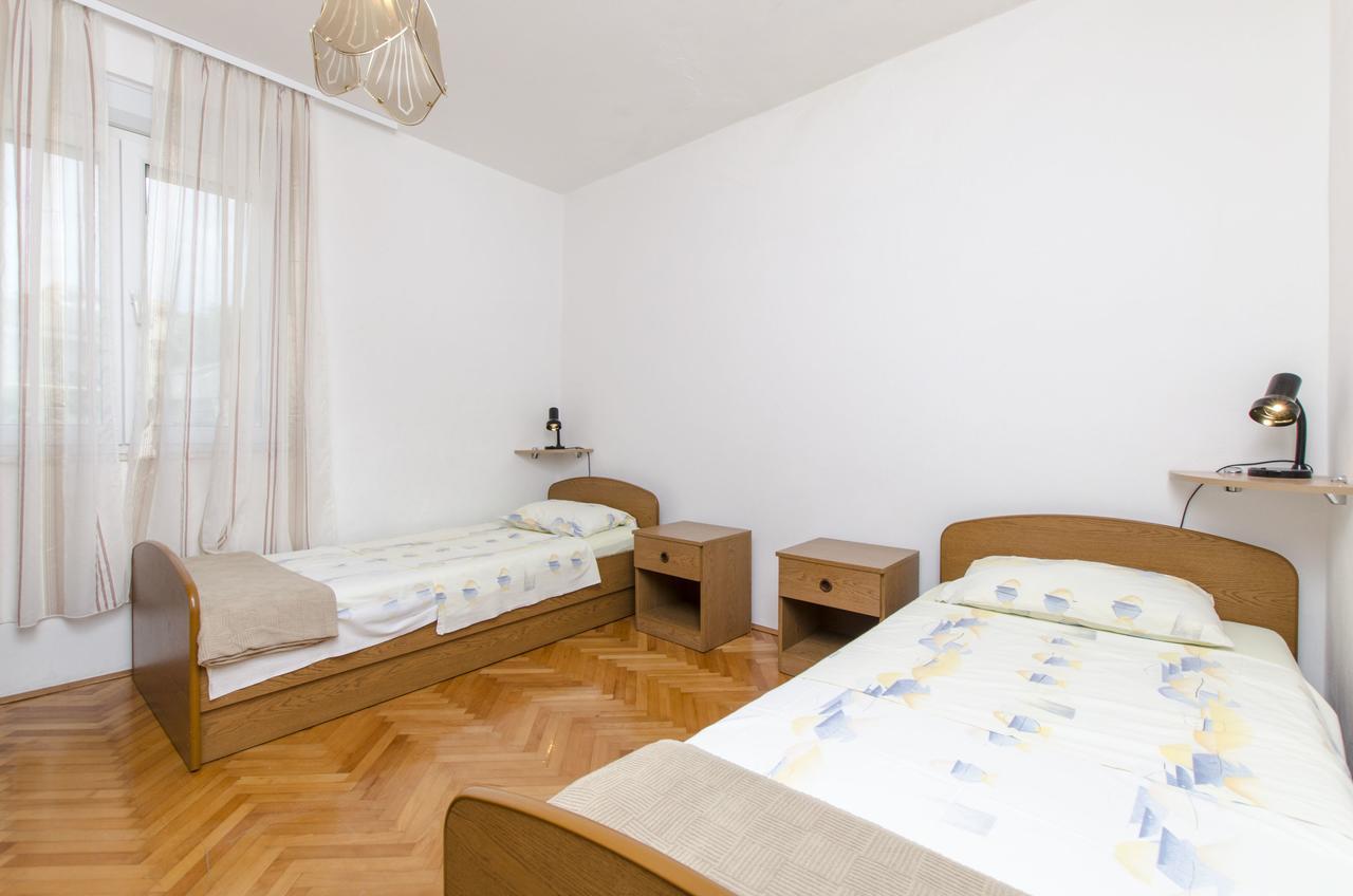 Apartment Danijela Примоштен Экстерьер фото